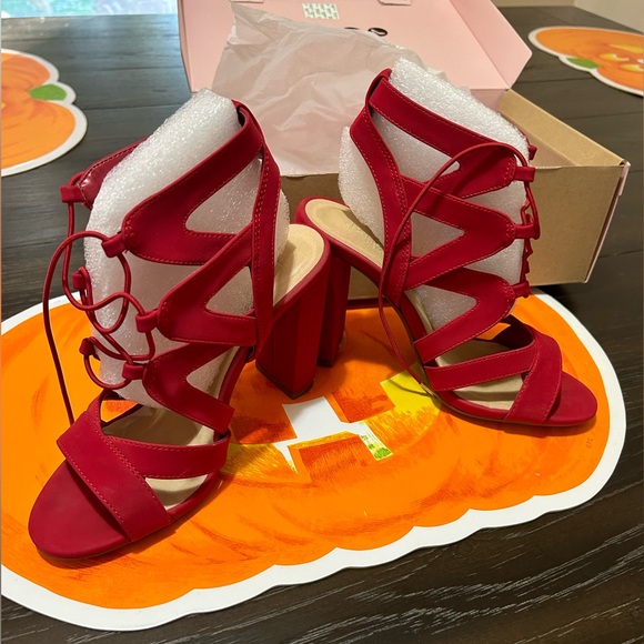 Heels - Picture 5 of 10